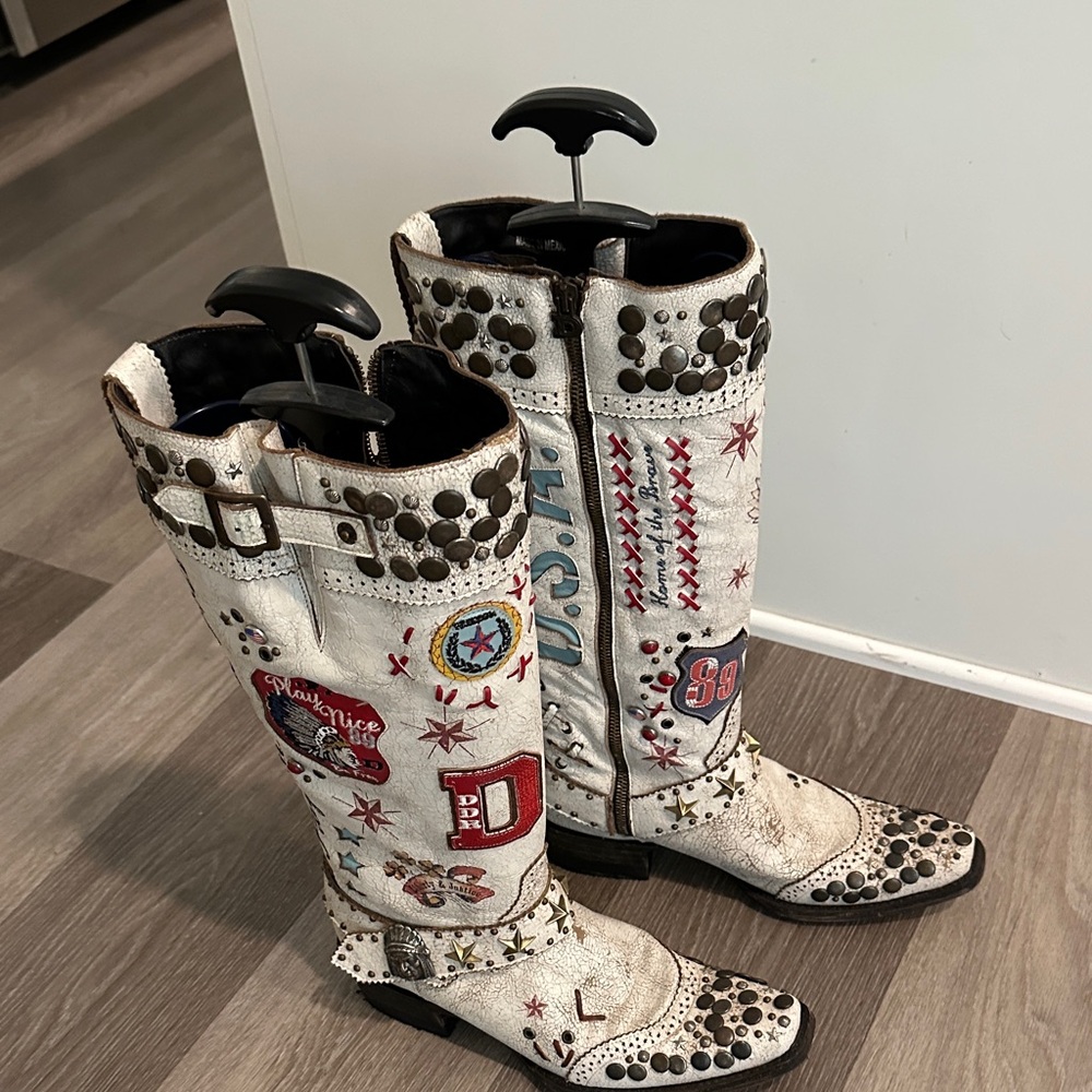 Double D Ranch White Embroidered liberty boots Americana themed 🤠 🥾flash sale